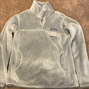 Women’s Patagonia pullover fleece